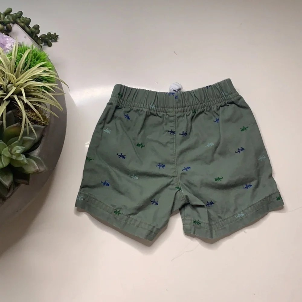 Carter’s infant 9 m gecko lizard Print casual  Shorts
